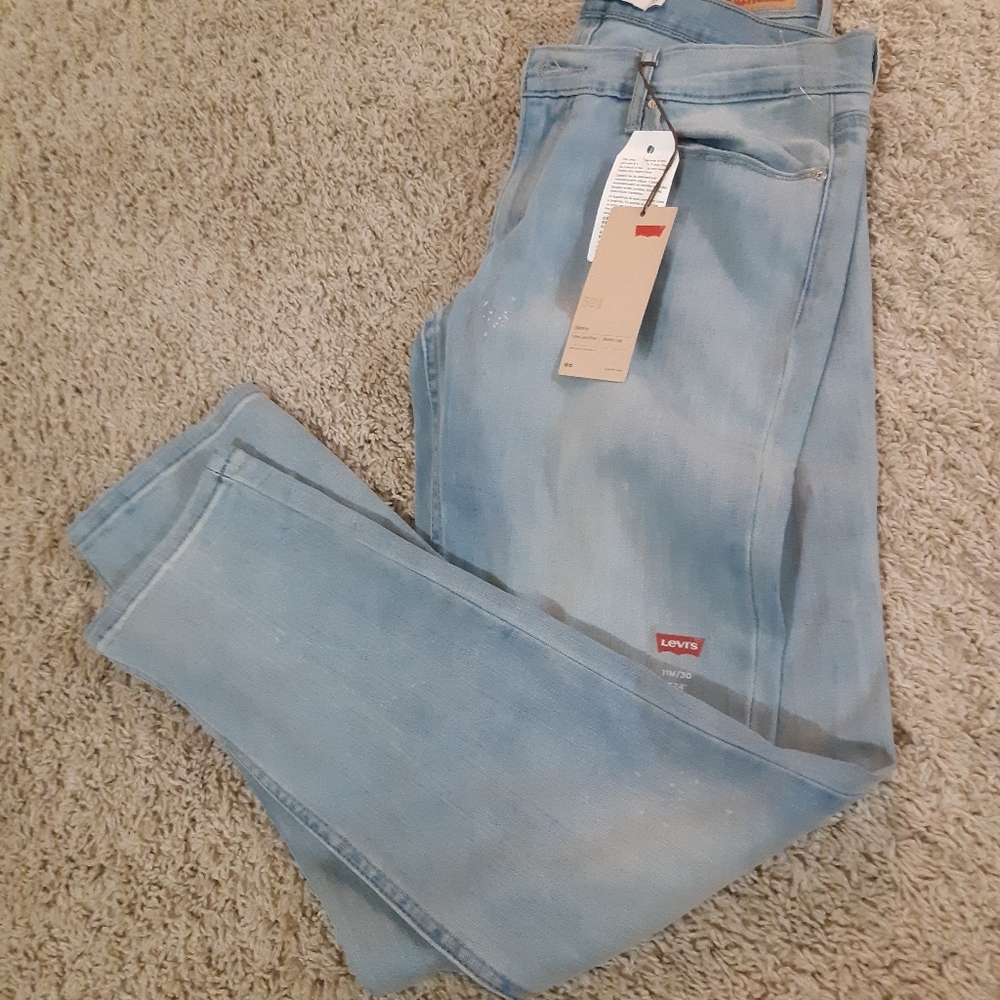 Brand new Levis, women jean.